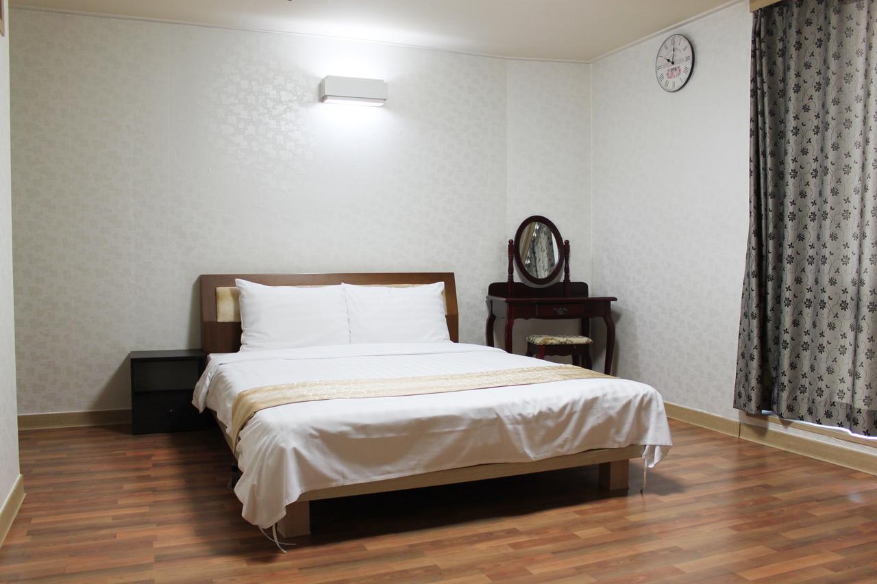 Welche sind die besten Hotels in der N\u00E4he von Hwaseong-Festung? Suwon Zimmer foto